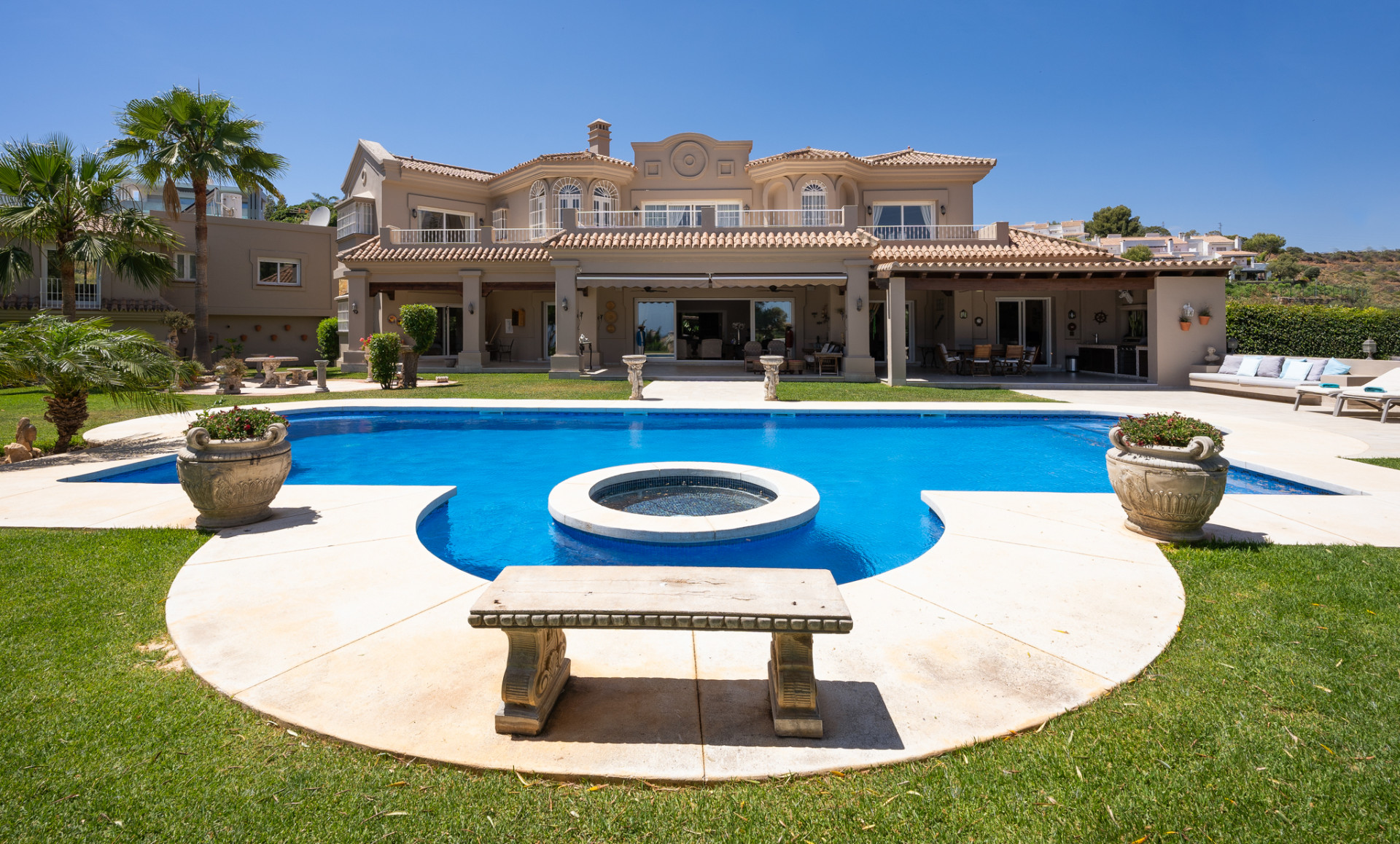 Villa Zanalita – Mansion with Panoramic Views in Nueva Andalucía