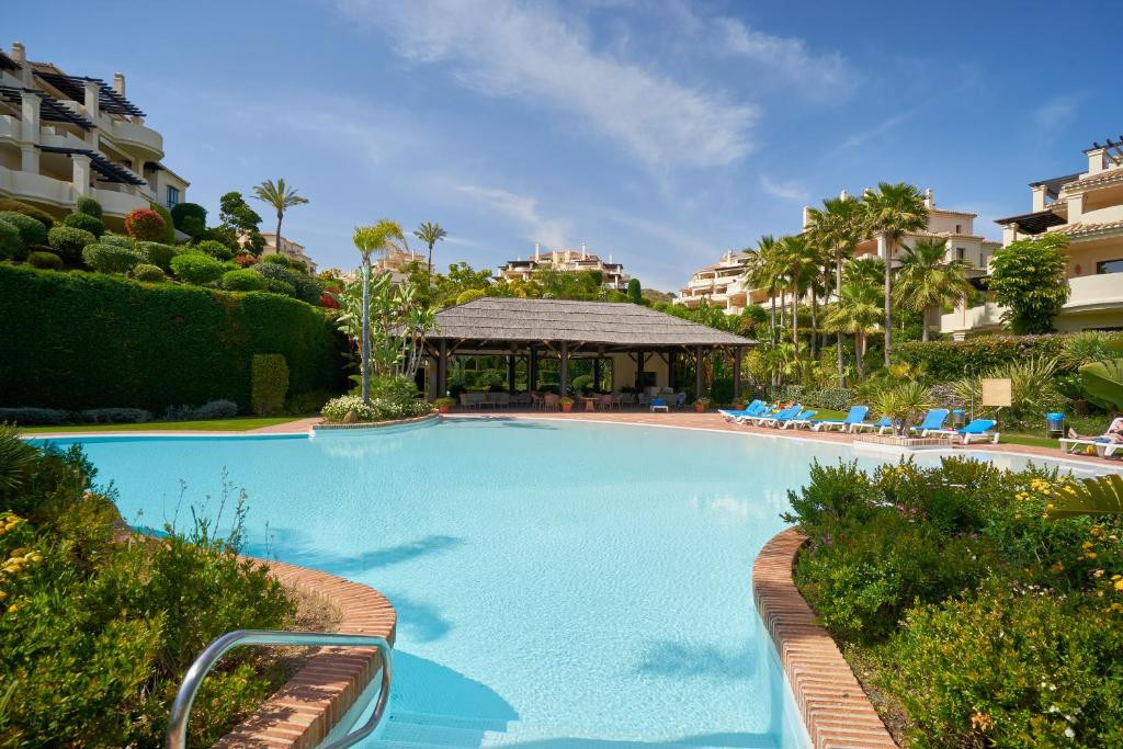 3 bedroom Duplex Appartment in a exclusive community in Los Capanes del Golf.