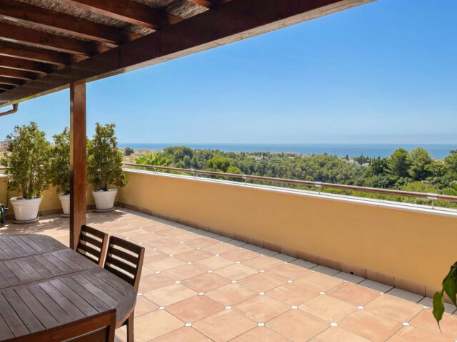 Elegant Penthouse in Condado de Sierra Blanca, Marbella Golden Mile