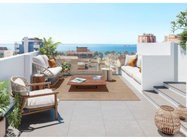 Monte Sancha 28: Exclusivo residencial con una vivienda con terraza y vistas al mar en Málaga.