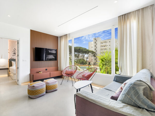 Incredible investment opportunity – 7 independent ground floor apartments in a frontline beach community of Calahonda, Mijas Costa | Image 3