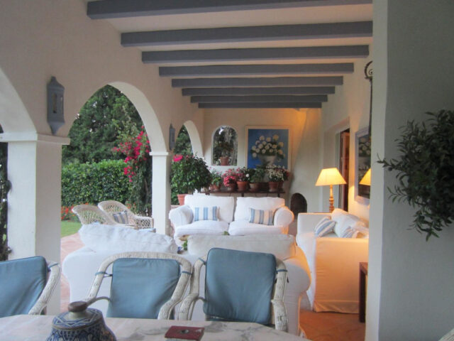 Villa clásica y grande adecuada como Bed&Breakfast en la parte baja de Calahonda | Image 3