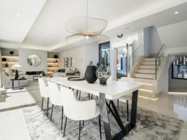 Moderna villa con acabados de lujo en Estepona.