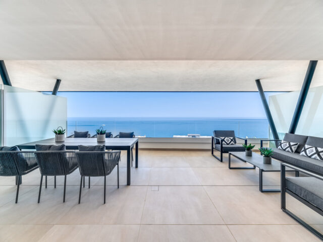 Ático Dúplex con Vistas al Mar en El Higuerón – Vivienda de Lujo en la Costa del Sol