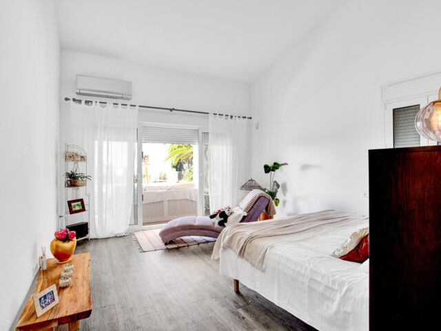Villa en Marbesa, Marbella, con panorámicas vistas al Mediterráneo y piscina climatizada | Image 2