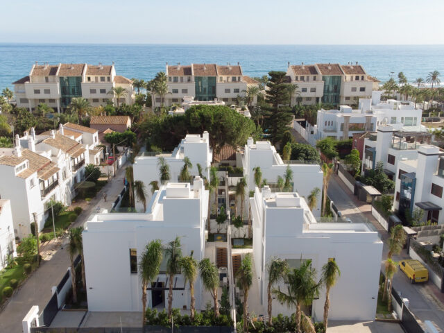 Villa contemporánea en venta en la Milla de Oro de Marbella | Image 2