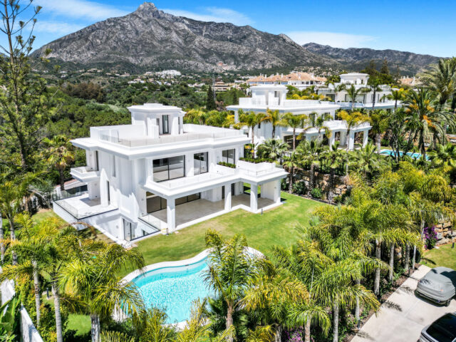 Exclusiva Villa Independiente en Club Lomas de Marbella. | Image 1