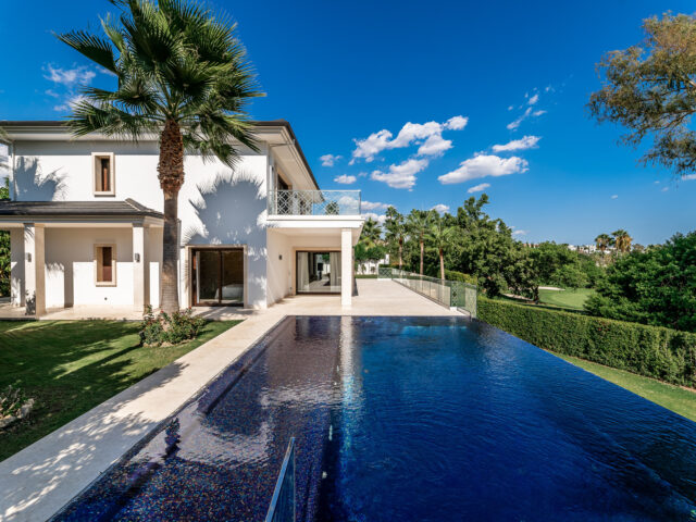 Villa completamente amueblada en Los Naranjos, Nueva Andalucia | Image 3