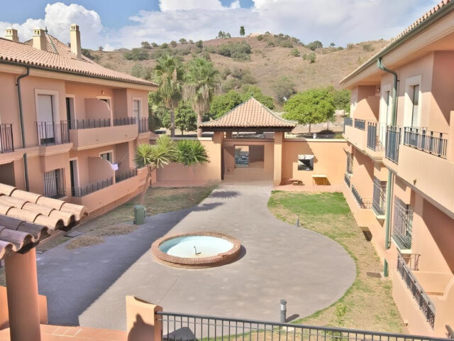 Multi-purpose building in Jarazmin, ideal for investment on the Costa del Sol. | Image 1