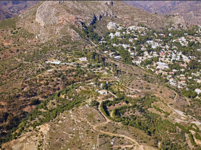 Perfect opportunity to invest in strategic land in the East of Malaga. | Image 1