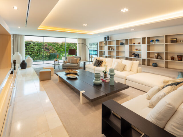 Villa Aurora, una obra maestra de lujo y sofisiticación ubicada en la prestigiosa comunidad de La Cerquilla, Marbella. | Image 2