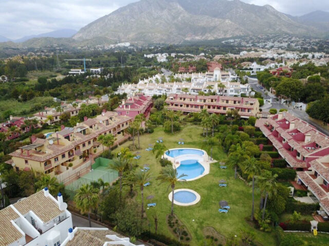 Lujosa residencia en exclusiva en la Milla de Oro en Marbella | Image 1