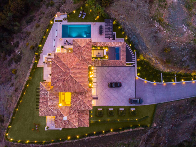 Villa Oak Valley – Impresionante Villa en la ladera del Madroñal, Benahavís | Image 2