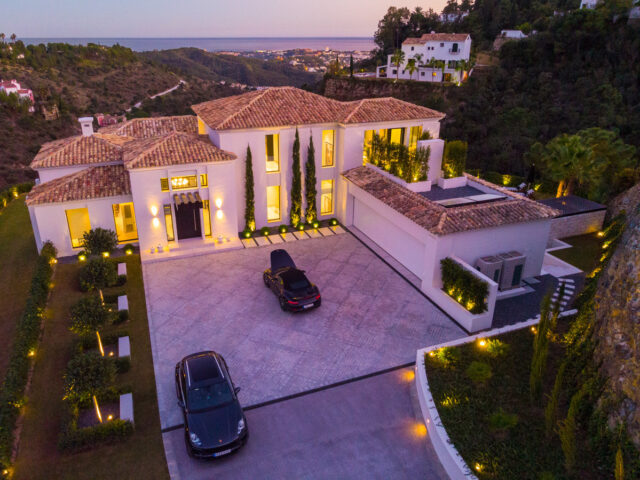 Villa Oak Valley – Impresionante Villa en la ladera del Madroñal, Benahavís | Image 1