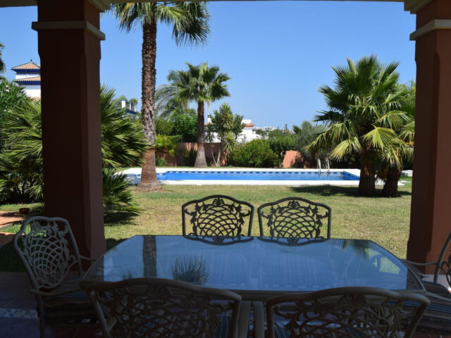 Magnífica residencia con vistas al mar en Estepona. | Image 2