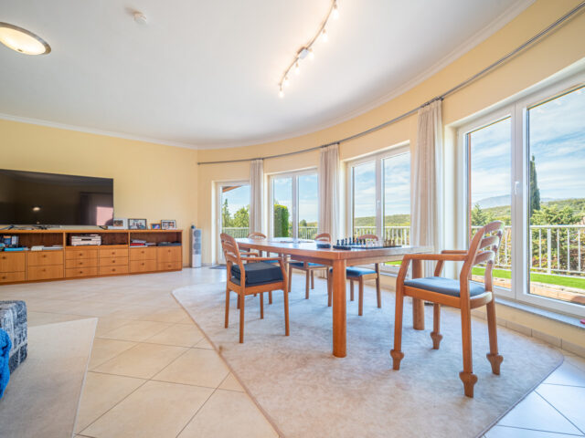 Encantadora villa en El Paraíso, Estepona. | Image 3