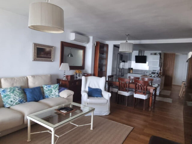 Chalet pareado en venta en la zona Este de Málaga. | Image 3