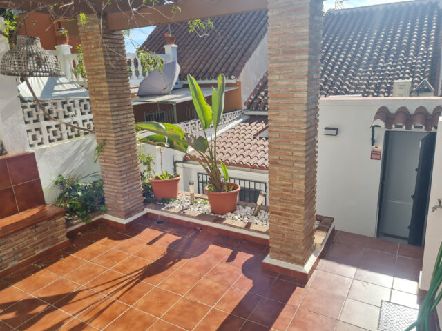 Chalet pareado en venta en la zona Este de Málaga. | Image 2