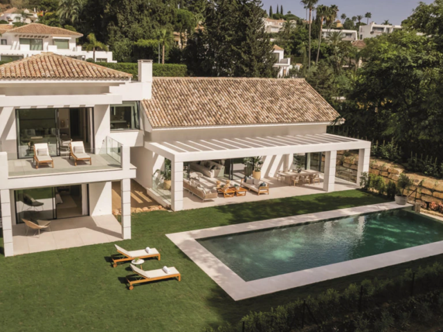 Lake Essence Mansions, Parcelas Exclusivas en Finca Cortesín para Villas de Lujo Personalizadas | Image 1