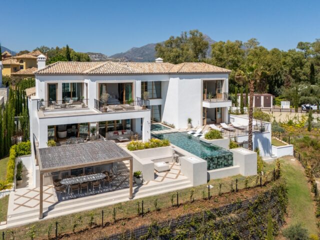 Villa Cina: Luxury villa on the Costa del Sol, with sea and mountain views