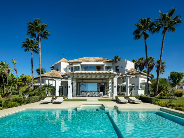 Villa Aguila, contemporary residence with Andalusian charm and panoramic views | Image 2