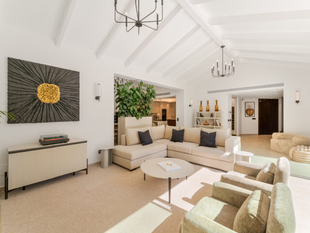 Villa Camelia, a contemporary residence in the heart of Golf Valley | Image 1