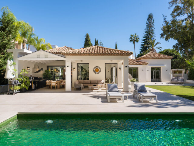 Villa Camelia, a contemporary residence in the heart of Golf Valley