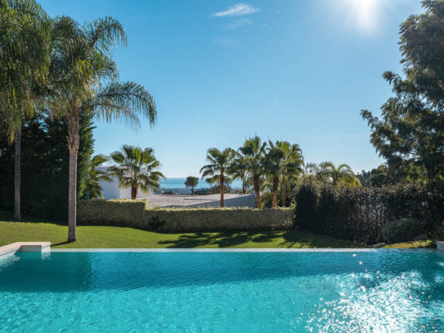 Villa Ciervo, an exclusive property with sea views in El Madroñal | Image 2