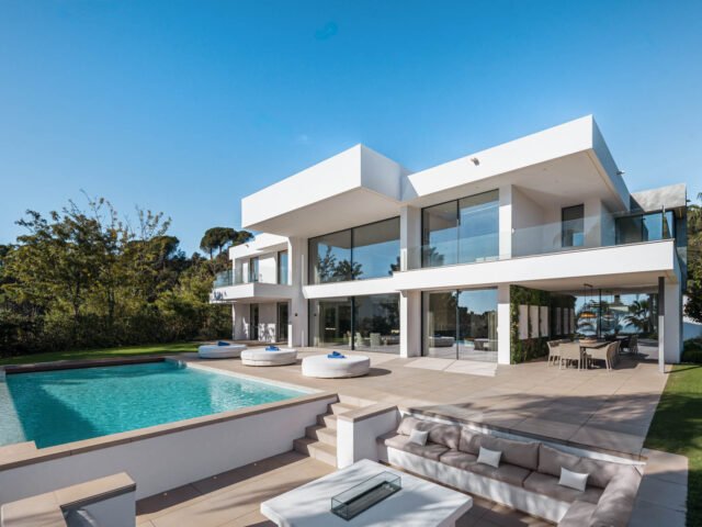 Villa Ciervo, an exclusive property with sea views in El Madroñal | Image 1