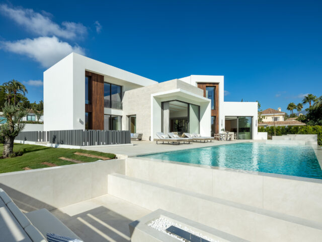 Villa Imagine, luxury villa opposite Las Brisas Golf Club in Nueva Andalucía | Image 2