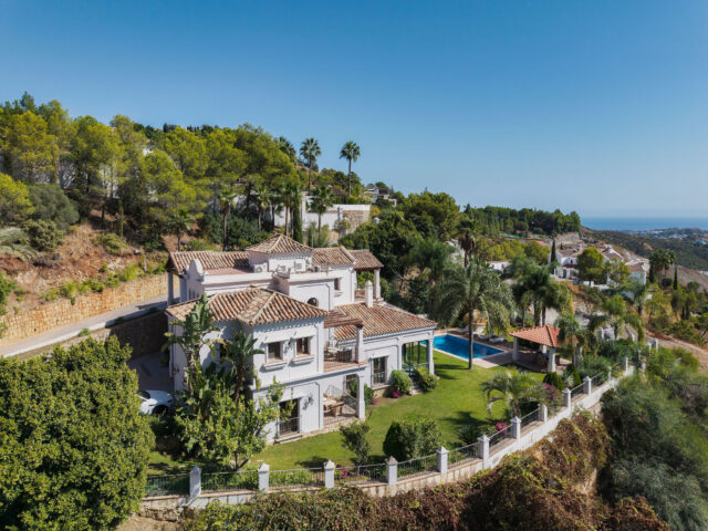 Villa Las Palmeras, exclusive home in the El Madroñal community in Benahavis