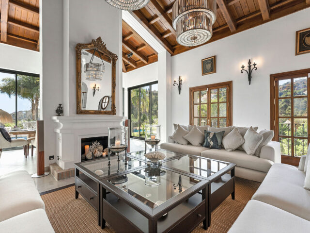 Villa Las Palmeras, exclusive home in the El Madroñal community in Benahavis | Image 3