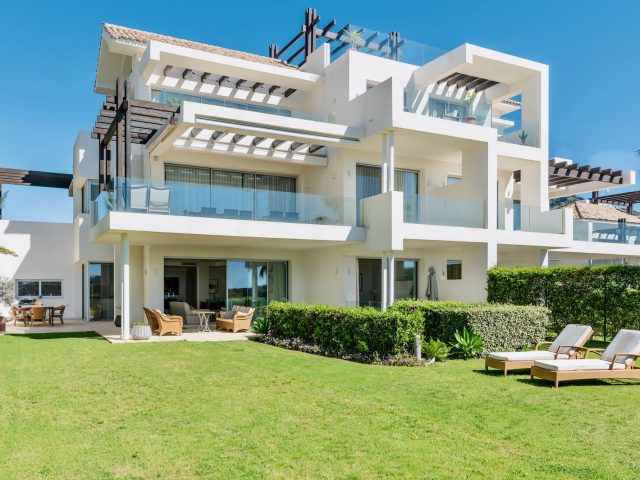 Duplex with a private garden and panoramic views in Marbella Club Hills | Image 1