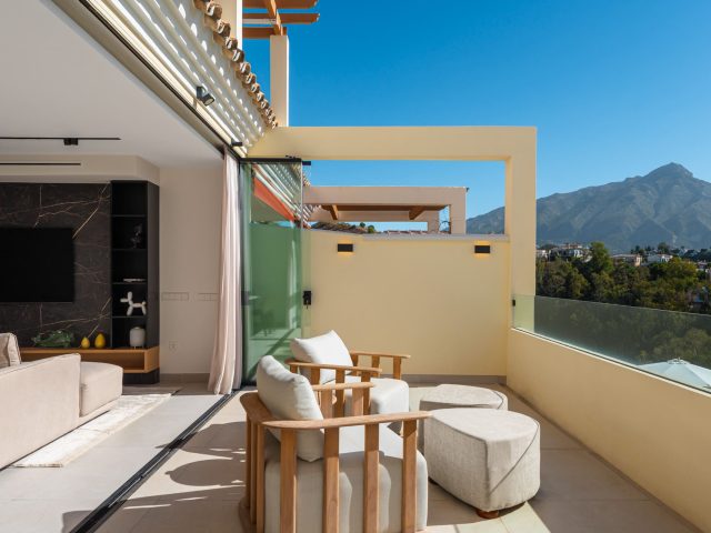Apartmento Jasmine: Vivienda reformada en el exclusivo complejo Palacetes Los Belvederes | Image 3