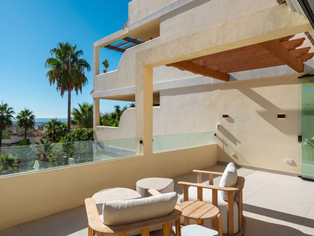 Apartmento Jasmine: Vivienda reformada en el exclusivo complejo Palacetes Los Belvederes | Image 2