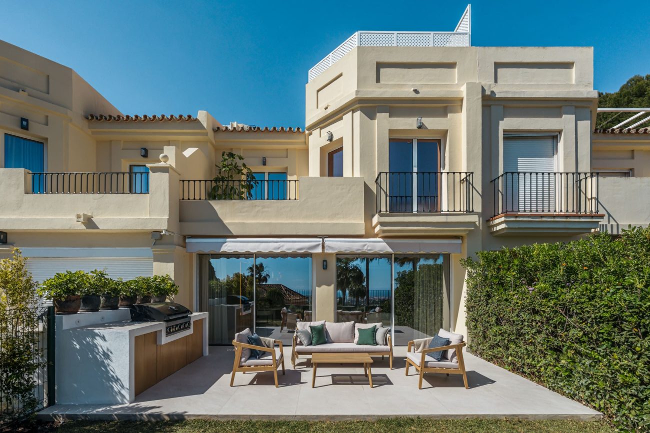 Maison Vue: Adosado Renovado en La Quinta Hills, Benahavís