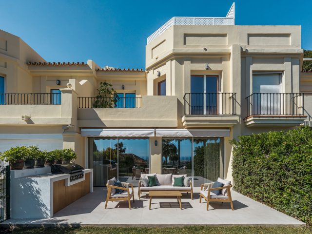 Maison Vue: Adosado Renovado en La Quinta Hills, Benahavís | Image 0