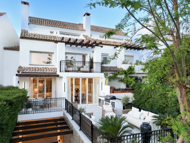 Presentamos Casa Marisal, villa unifamiliar con terrazas panorámicas y vistas a La Concha.
