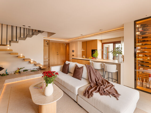 Penthouse Estelle, ático dúplex renovado en venta en la Milla de Oro | Image 1