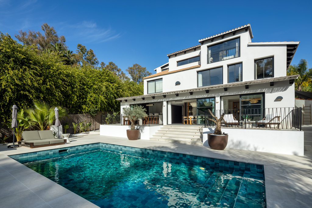 Villa Prado, arquitectura de fusión nórdica y máxima privacidad en el Valle del Golf